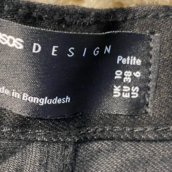 ASOS DESIGN Petite Denim High Rise 80's' Mom Jean Shorts in Black Size 6P New - Picture 5 of 7